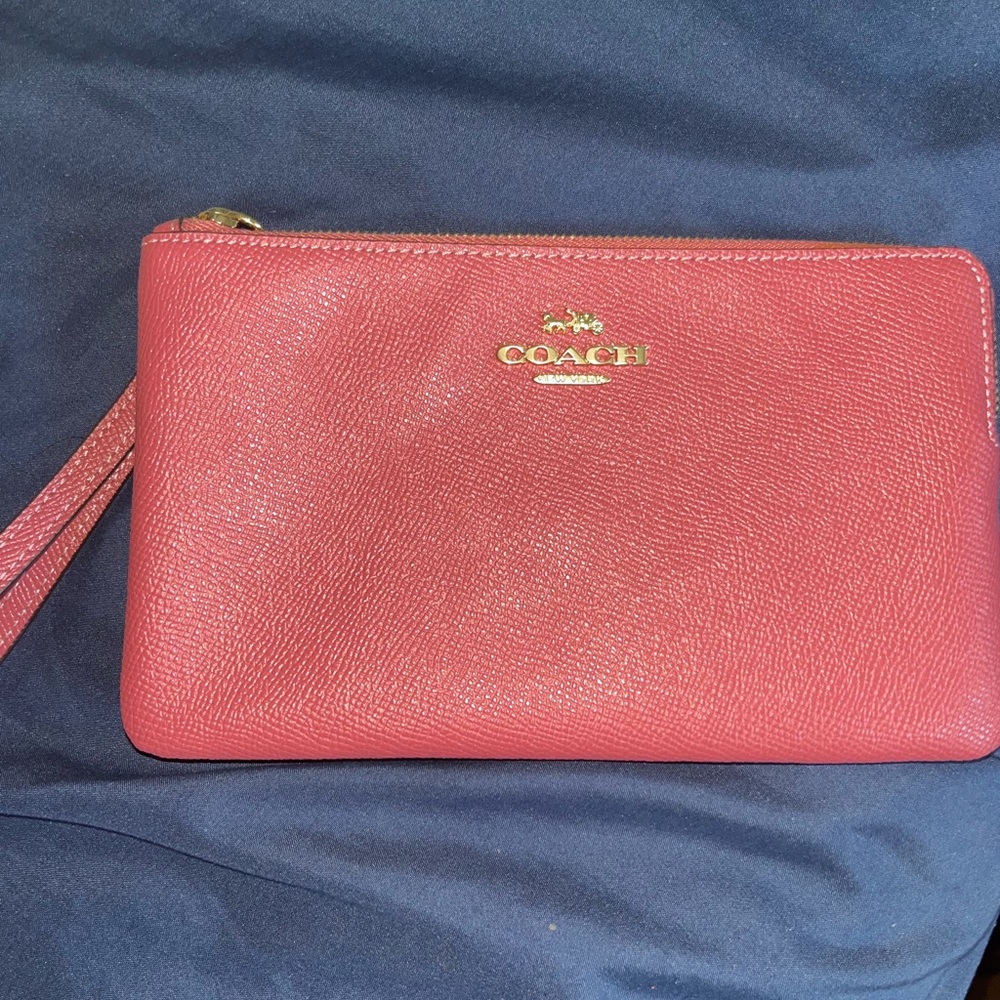 Coach wristlet new tags inside